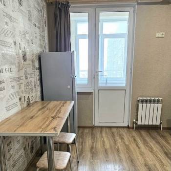 Сдается 1-комнатная квартира, 37 м²
