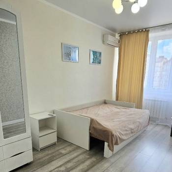 Продается 1-комнатная квартира, 35 м²