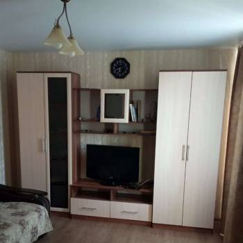 Продается 1-комнатная квартира, 42 м²