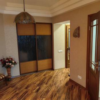 Продается 2-х комнатная квартира, 114 м²