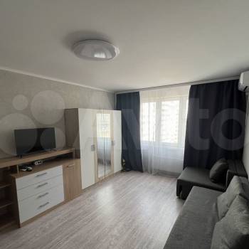 Сдается 1-комнатная квартира, 40 м²