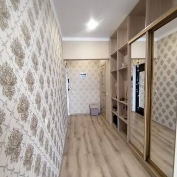 Продается 1-комнатная квартира, 53 м²