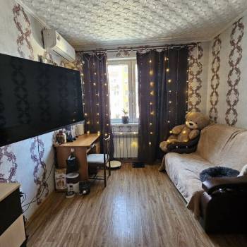 Продается 1-комнатная квартира, 32 м²