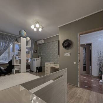 Продается Многокомнатная квартира, 110 м²