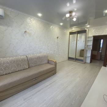 Сдается 1-комнатная квартира, 42 м²