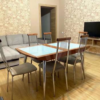 Сдается Многокомнатная квартира, 130 м²