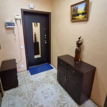 Продается 1-комнатная квартира, 38 м²