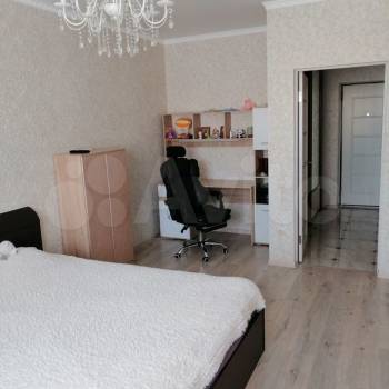 Продается 1-комнатная квартира, 49 м²