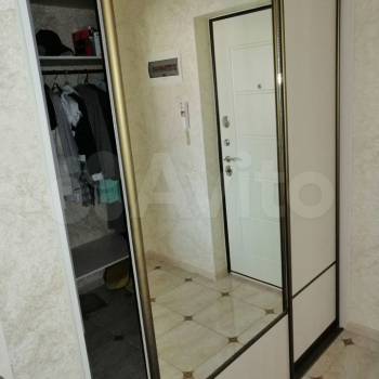 Продается 1-комнатная квартира, 49 м²