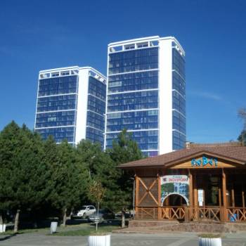 Сдается 2-х комнатная квартира, 97 м²