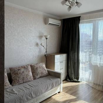 Продается 1-комнатная квартира, 56 м²