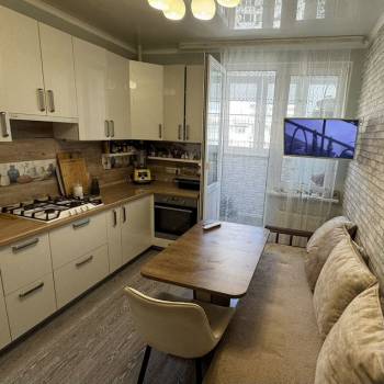 Продается 1-комнатная квартира, 44 м²