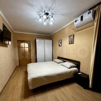 Продается 1-комнатная квартира, 50 м²