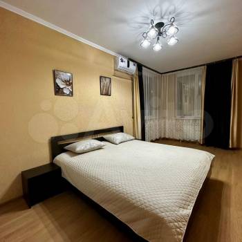 Продается 1-комнатная квартира, 50 м²