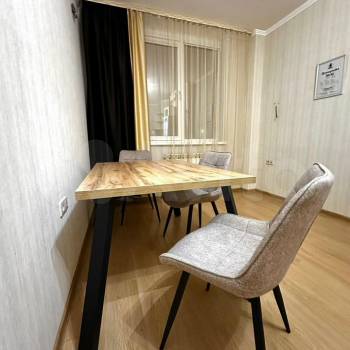 Продается 1-комнатная квартира, 50 м²