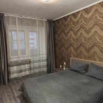 Продается Многокомнатная квартира, 100 м²