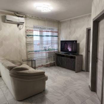 Продается Многокомнатная квартира, 100 м²