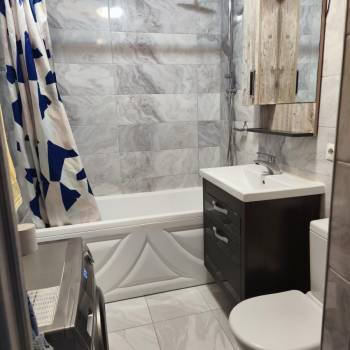 Продается Многокомнатная квартира, 100 м²