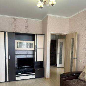 Продается 1-комнатная квартира, 38 м²