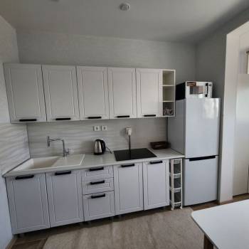 Продается 1-комнатная квартира, 38 м²