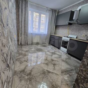 Продается 1-комнатная квартира, 41 м²