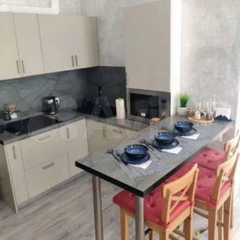 Продается 1-комнатная квартира, 32 м²