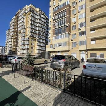 Продается 1-комнатная квартира, 43 м²