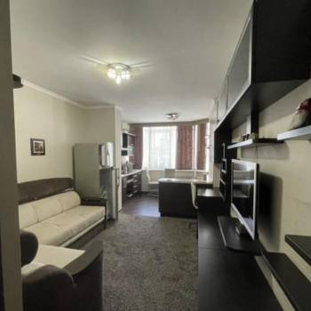 Сдается 1-комнатная квартира, 54 м²