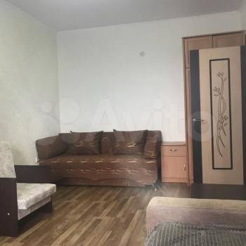 Продается 1-комнатная квартира, 45 м²