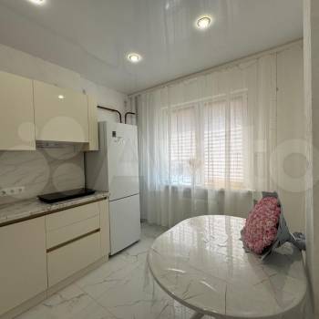 Продается 1-комнатная квартира, 36 м²