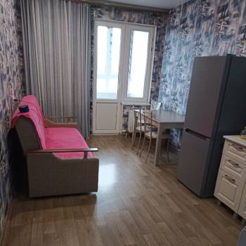 Сдается 1-комнатная квартира, 56,6 м²