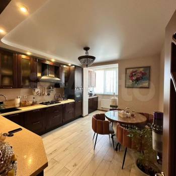 Продается 3-х комнатная квартира, 105 м²