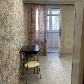 Продается 1-комнатная квартира, 43 м²