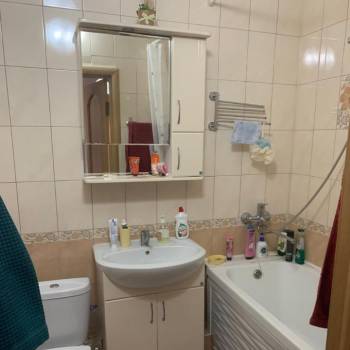 Продается 1-комнатная квартира, 42 м²