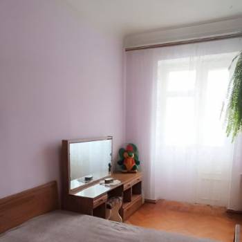 Продается 1-комнатная квартира, 71,2 м²