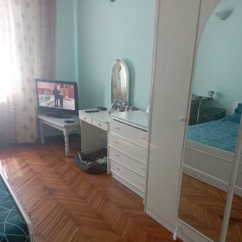 Продается 1-комнатная квартира, 71,2 м²
