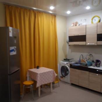 Продается 1-комнатная квартира, 42 м²
