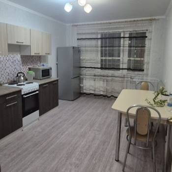 Сдается 2-х комнатная квартира, 65 м²