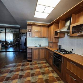 Продается 2-х комнатная квартира, 85 м²