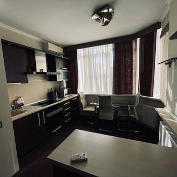 Сдается 1-комнатная квартира, 55 м²