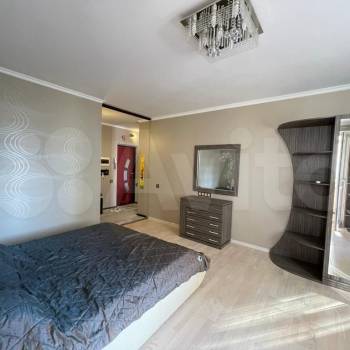 Сдается 1-комнатная квартира, 55 м²
