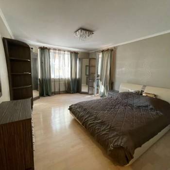 Сдается 1-комнатная квартира, 55 м²
