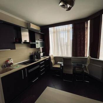 Сдается 1-комнатная квартира, 55 м²