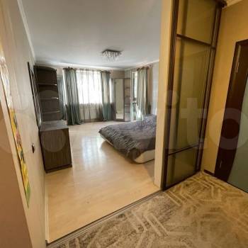 Сдается 1-комнатная квартира, 55 м²