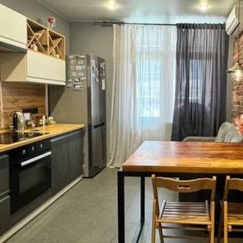 Продается 1-комнатная квартира, 47 м²