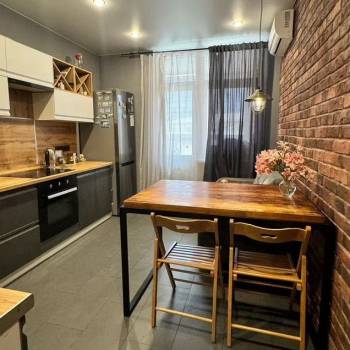 Продается 1-комнатная квартира, 47 м²