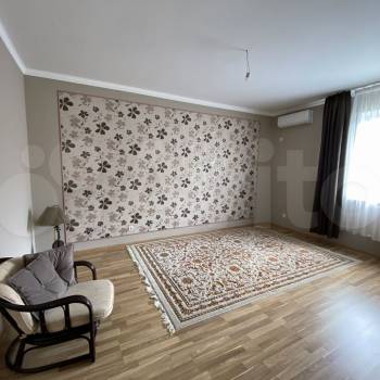 Продается Дом, 180 м²