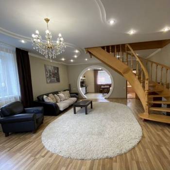 Продается Дом, 180 м²