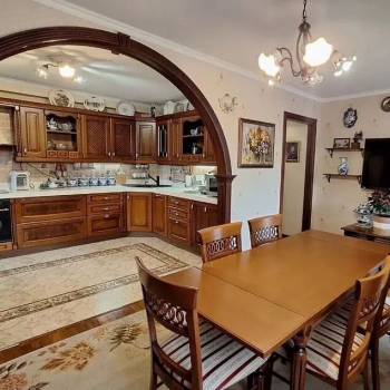 Продается Многокомнатная квартира, 142,7 м²