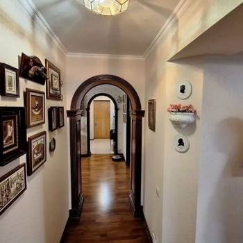 Продается Многокомнатная квартира, 142,7 м²